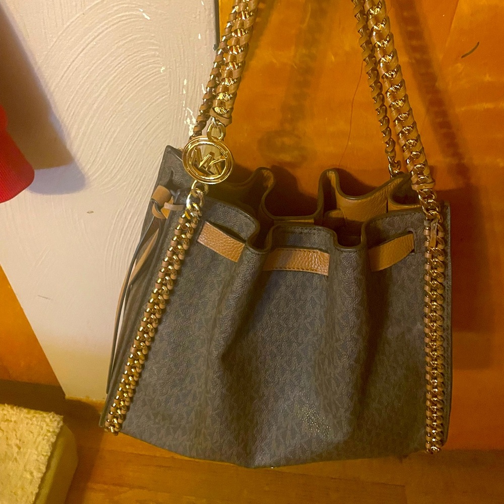 Michael Kors Mina Large Chain Shoulder Bag. MK monogram in brown.